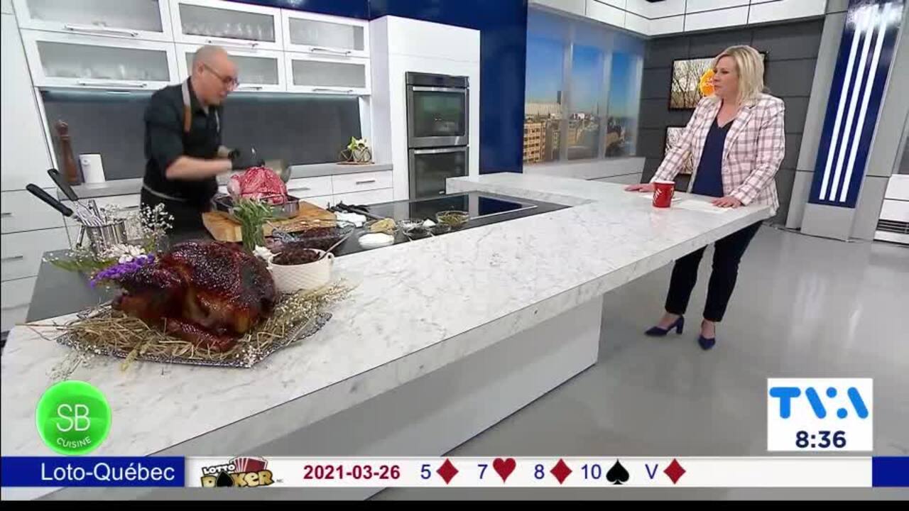 Dindon entier saumuré aux épices boréales, laque betteraves et camerises, farce de riz sauv