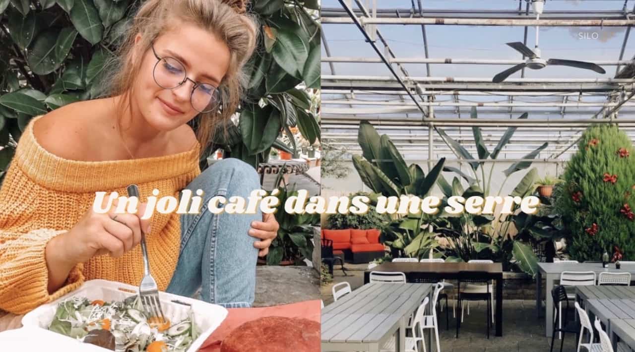 Un joli café dans une serre