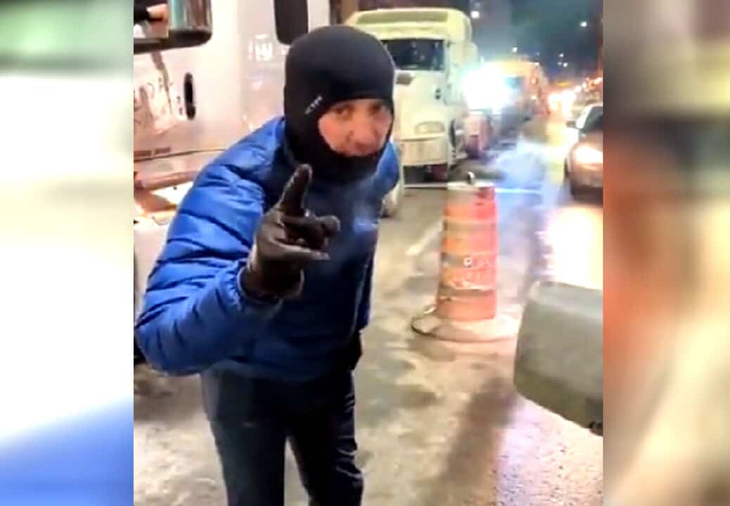 Un citoyen d’Ottawa pète un plomb aux manifestants - vidéo