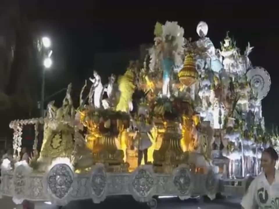 Un carnaval de Rio féérique, pour enterrer le Covid - Challenges