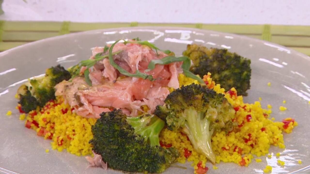 Saumon rôti, sauté de brocoli au “fromage”, sans fromage