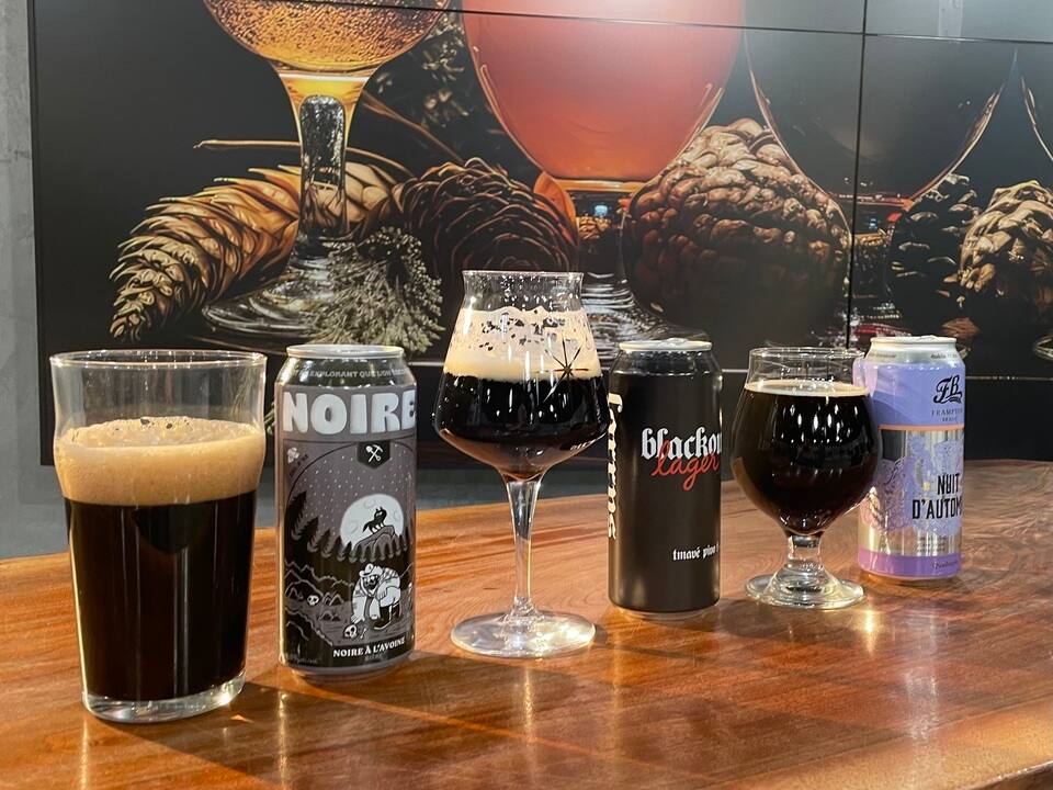 Trois bières noires 