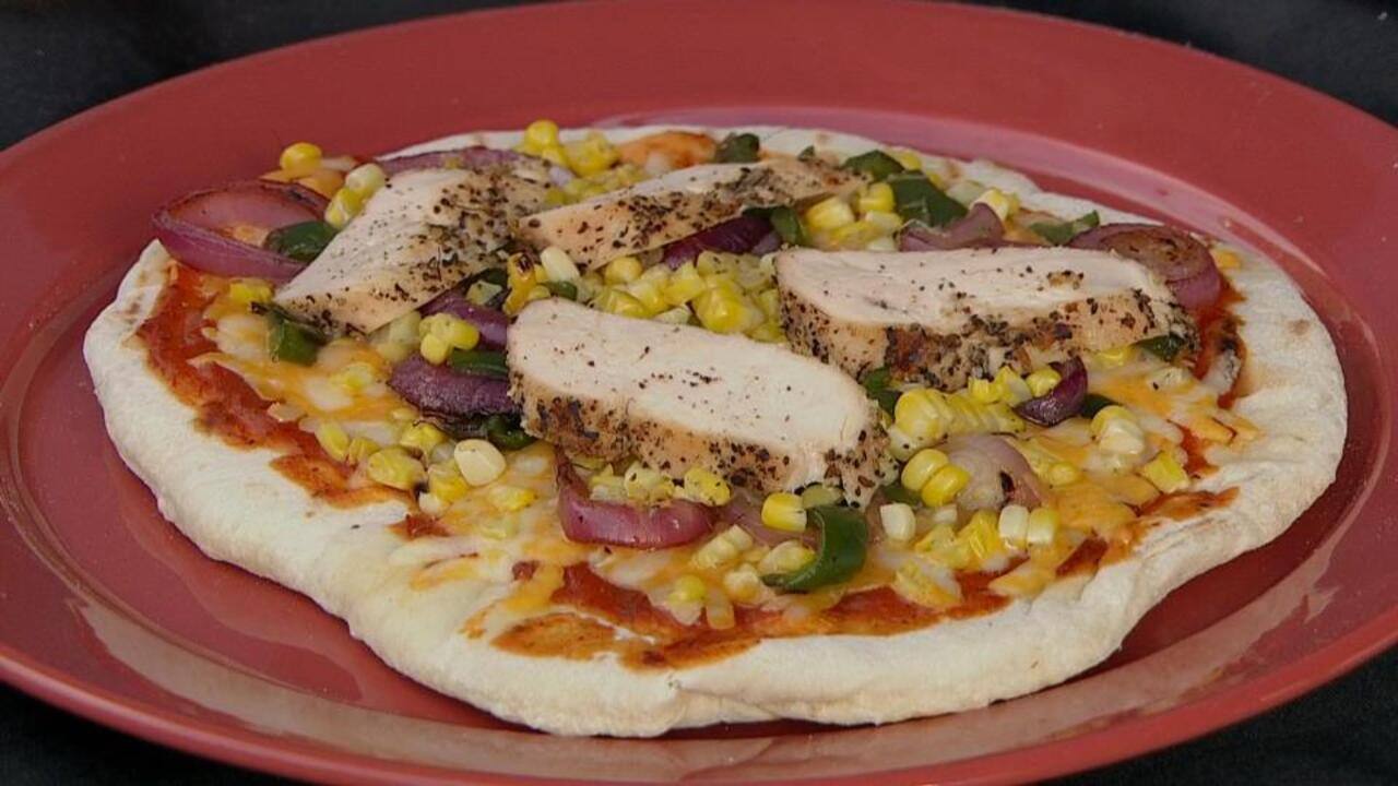 Recette - Pizza au poulet sur le BBQ (Jonathan Garnier)