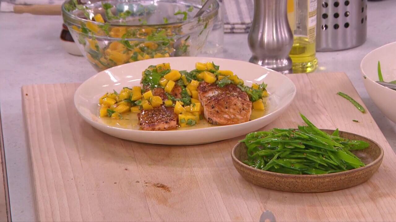 Recette: saumon avec salsa de mangue, lime et basilic