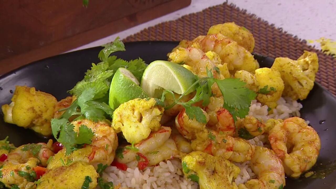 Sauté de crevettes et de choux-fleurs au cari