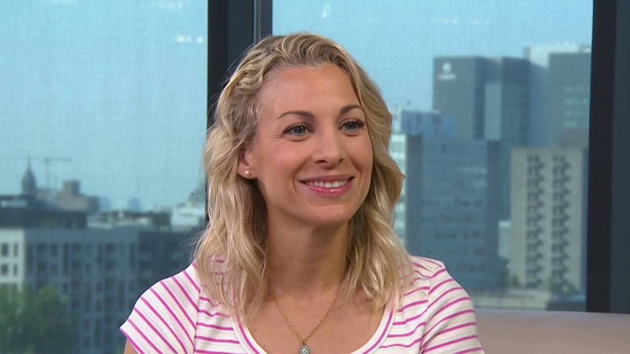 Lysanne Richard établi un record du monde en plongeant d’un hélicoptère dans le lac Memphrémagog