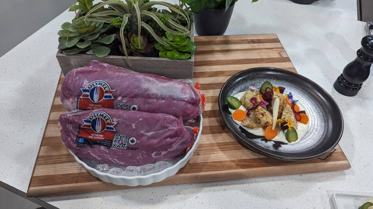 Filets de porc croustillants au parmesan, sauce ranch et pickle de légumes