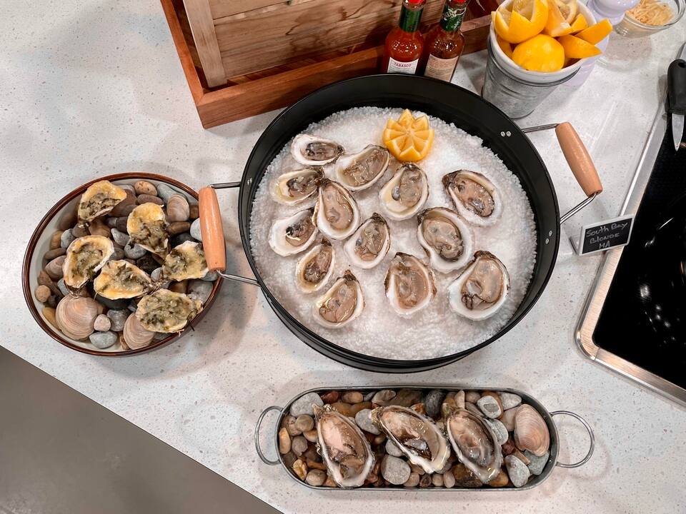 Mignonnettes pour huîtres fraîches et garniture pour Rockefeller