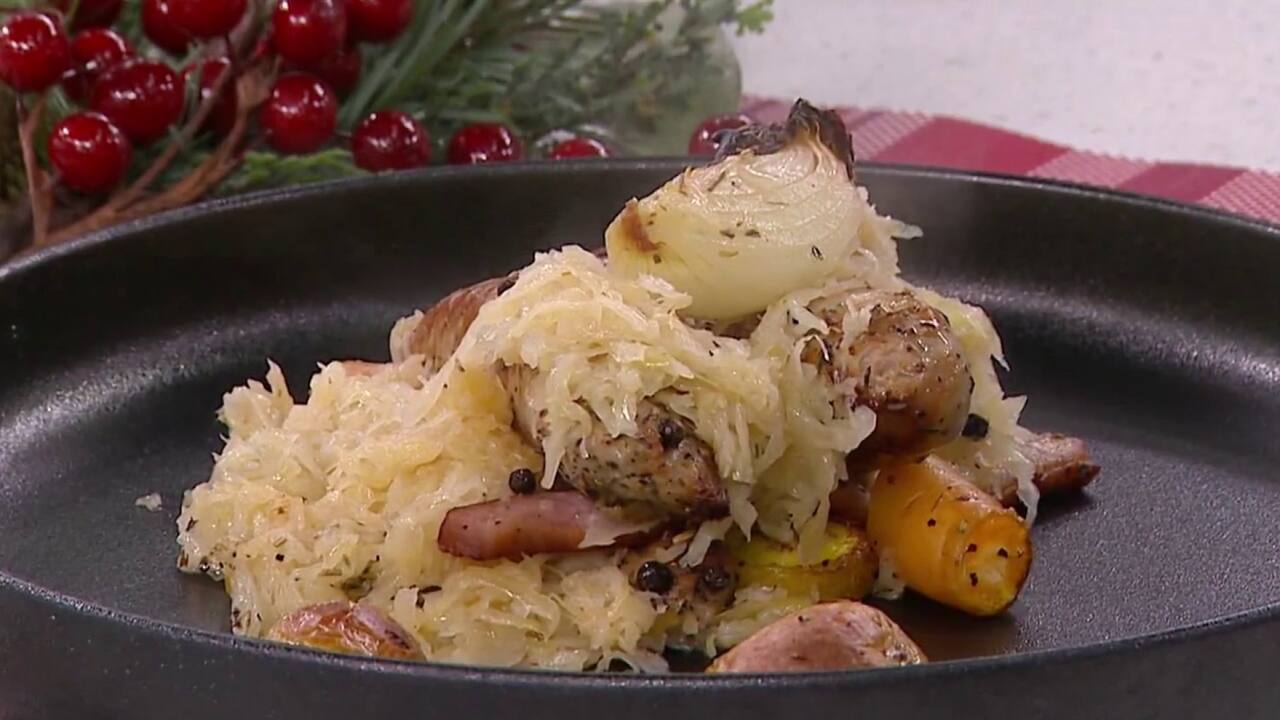 Plaque de saucisse rôties, comme une choucroute garnie