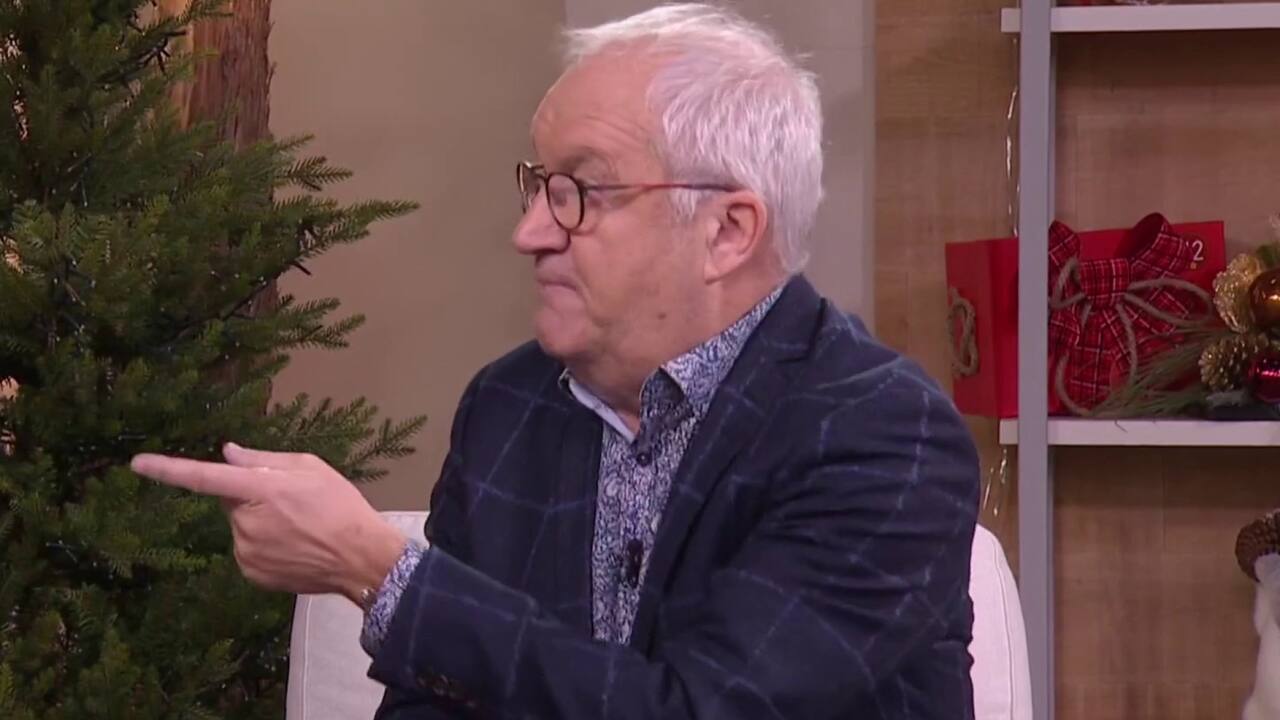 Michel discute de Hockey 