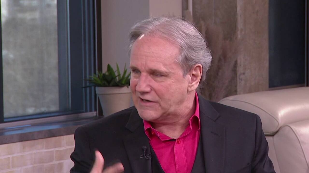 Christian Page nous raconte les étranges expériences du Dr. Hamilton