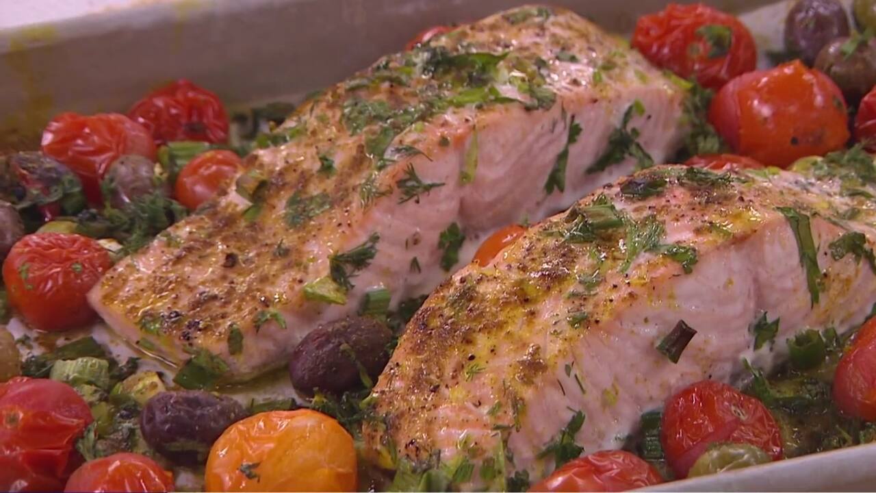 Saumon grillé tomates, aneth et oignons verts