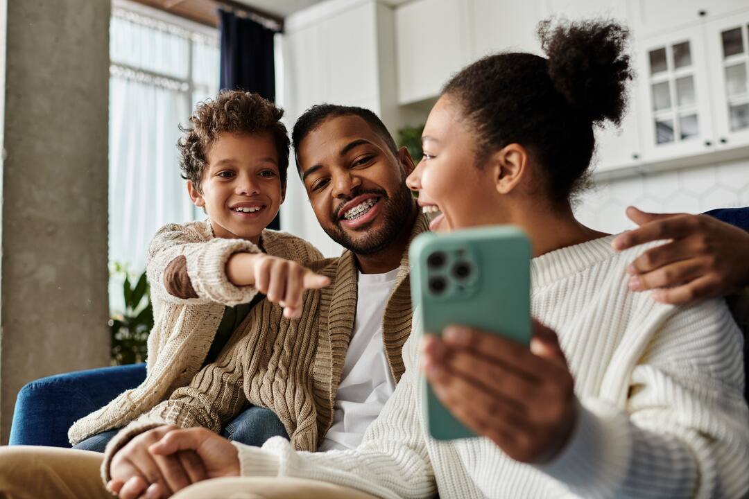 Réseaux sociaux : Les impacts du surpartage parental