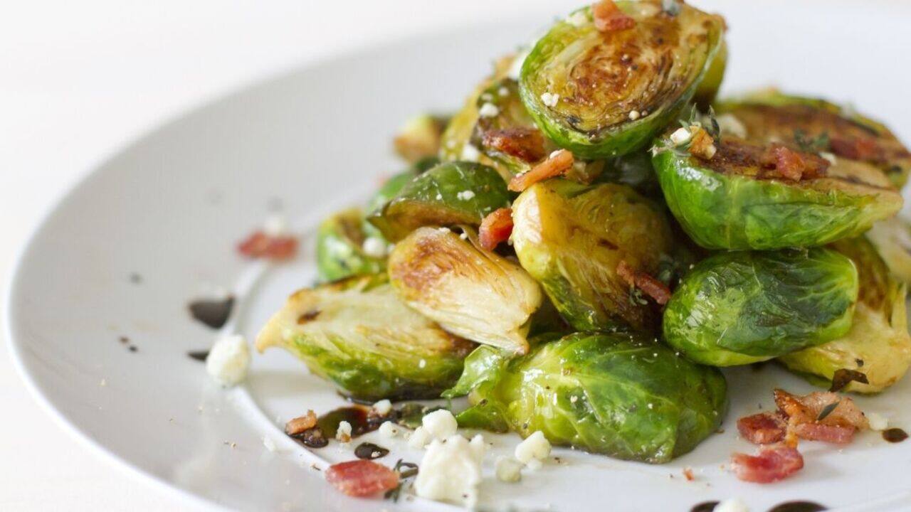Salade césar de choux de bruxelles