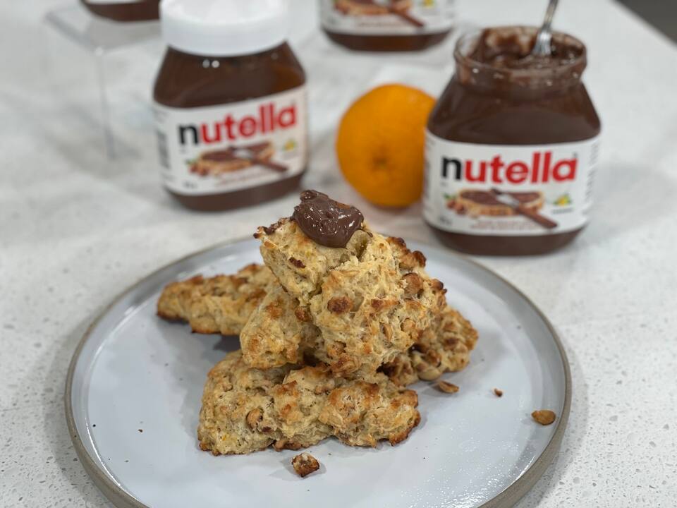 Scones moelleux aux flocons d’avoine, aux noisettes et zeste d’orange 