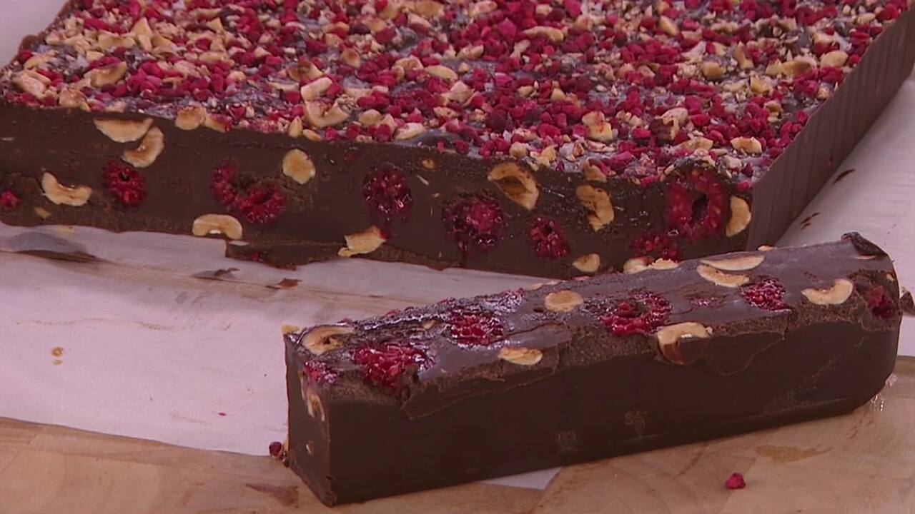 Fudge aux framboises et noisettes grillées (EXCLUSION)