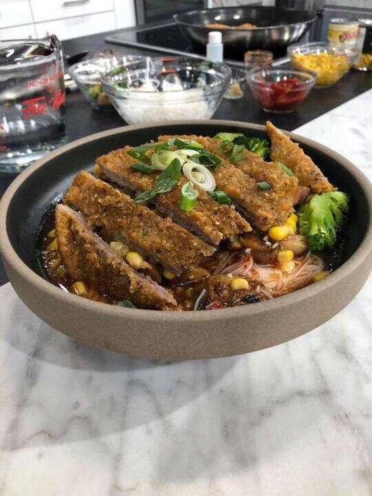 Soupe-repas à l'escalope de veau panée 